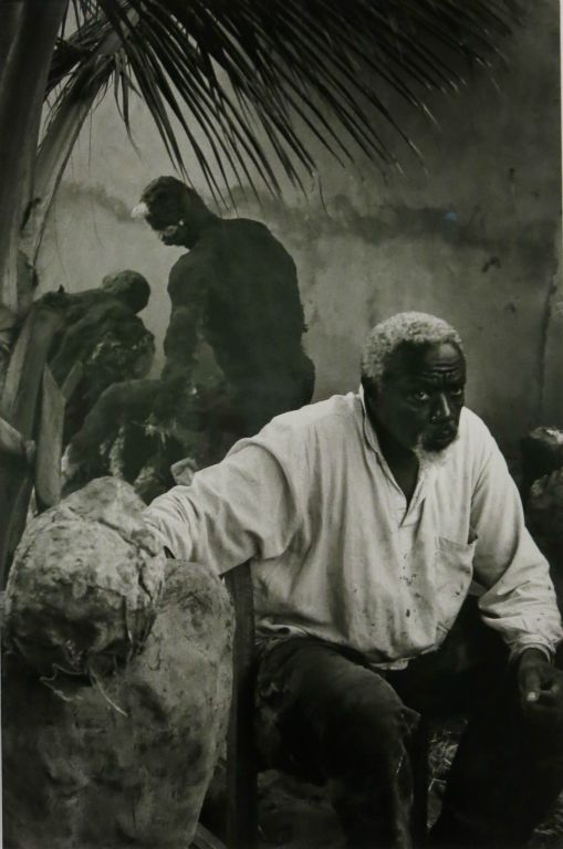 Le sculpteur Ousmane Sow dans son atelier à Dakar, Sénégal, 1998